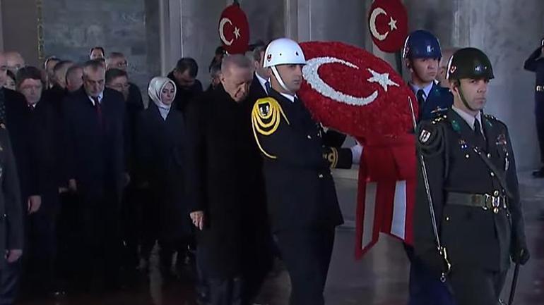 Atatürkü saygıyla anıyoruz... Cumhurbaşkanı Erdoğanın başkanlığındaki devlet erkanı Anıtkabirde