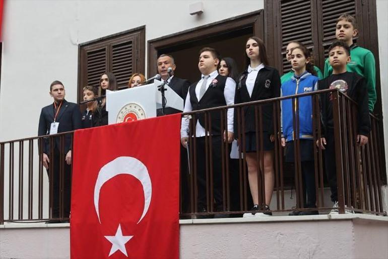 Atatürke sevgi seli: Türkiye dışında en kalabalık anmanın olduğu yer... Ziyaretçi akınına uğradı