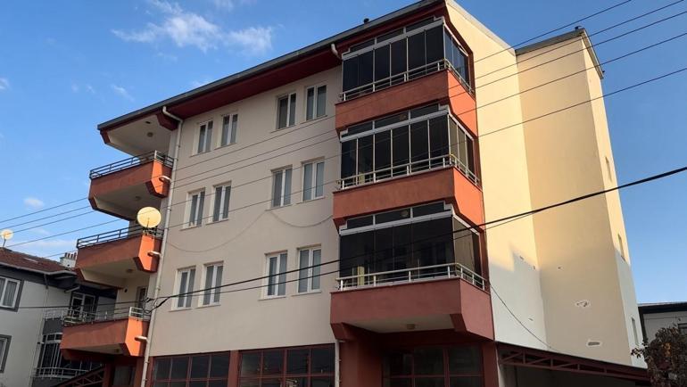 Tekirdağda 17 yaşındaki genç, okul müdürü annesini katletti Babasını, amcasını dedesini ve yengesini de yaraladı