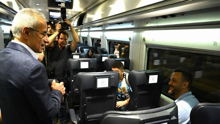 Bakan Uraloğlu: Öğretmenlere trenlerde yüzde 50 indirim