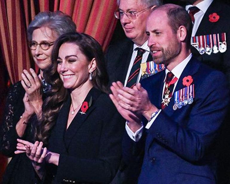 Kate gözyaşlarını tuttu... Yine incileriyle ağladı