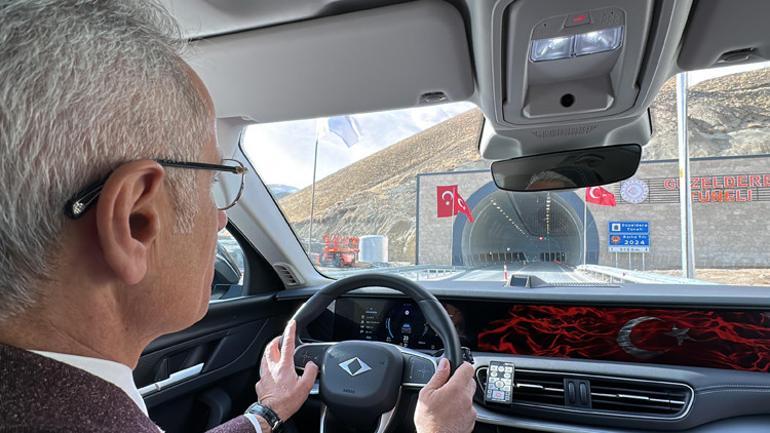Bakan Uraloğlu: Sürücülerin korkulu rüyası olan 32 virajları Güzeldere Tüneli ile ortadan kaldırdık