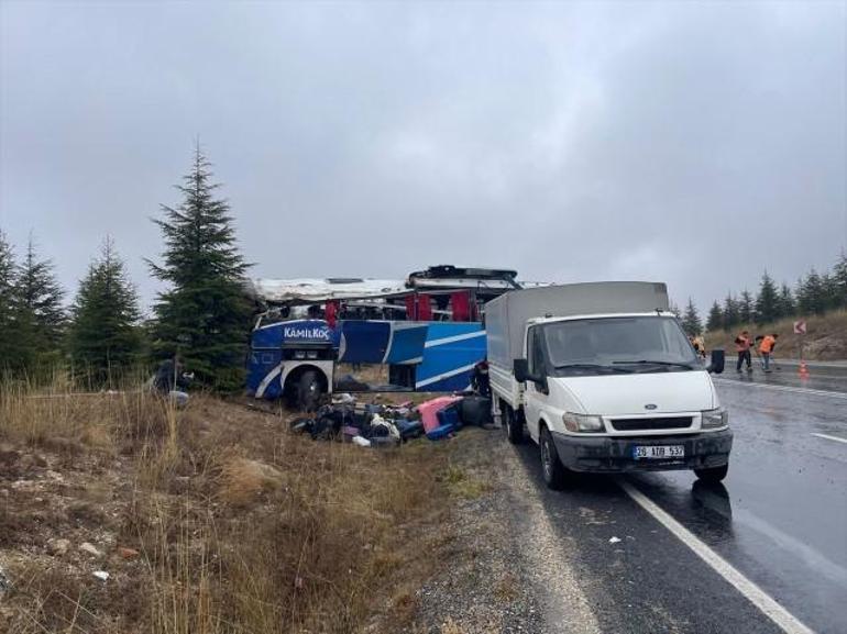 Eskişehirde otobüs kazası: 1 ölü, 30 yaralı