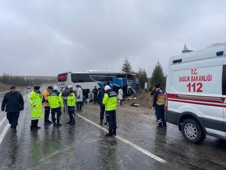 Eskişehirde otobüs kazası: 1 ölü, 30 yaralı