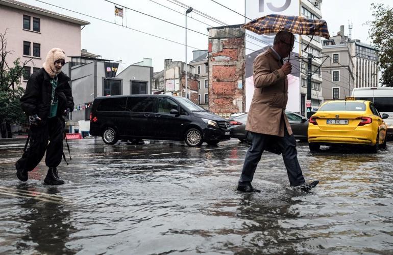 49 kentte fırtına ve sağanak alarmı... Ankara için kar uyarısı Prof. Dr. Şen İstanbulda şiddetli yağış için saat verdi