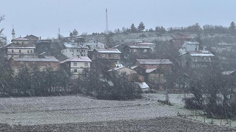 Beklenen kar yağışı başladı: Birçok il beyaza büründü