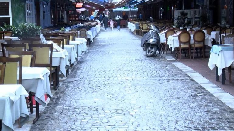 İstanbulda istek şarkı kavgasında mekanı taradılar: Garson hayatını kaybetti