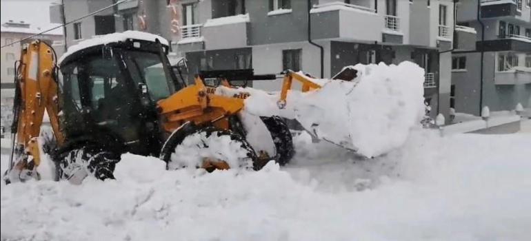 Uzun yıllardır böylesi görülmedi 80 santimetreye ulaşan kar hayatı olumsuz etkiledi