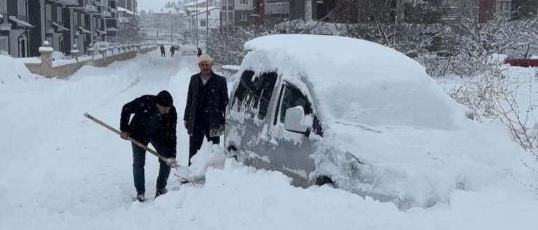 Uzun yıllardır böylesi görülmedi 80 santimetreye ulaşan kar hayatı olumsuz etkiledi