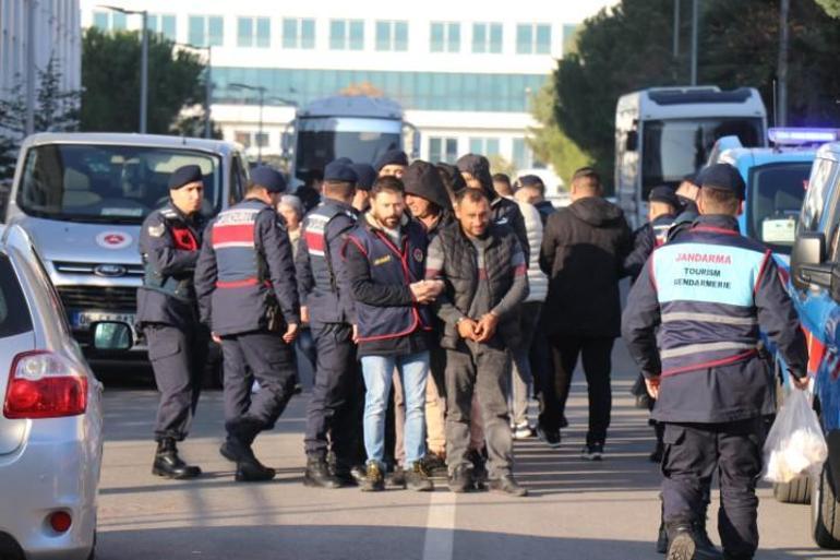 Adliye önünde pes dedirten anlar: Alkış tutup devam devam diyerek destek verdiler