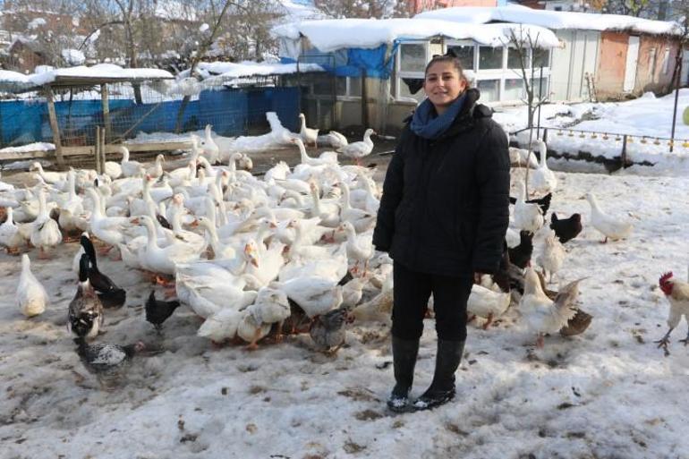 Ebru öğretmen, hayalleri için köye yerleşti: Hibe alıp birkaç taneyle başladı, şimdi sayıyı 200e çıkardı