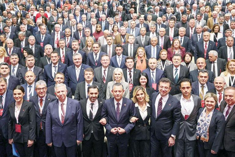 CHP lideri belediye başkanlarına konuştu: Oyumuzu yüzde 8.5 artırdık