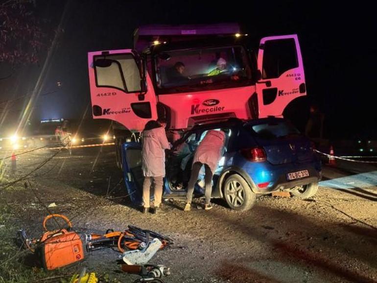 Liseyi birlikte okuyup aynı üniversiteden mezun olmuşlar: 5 arkadaş gözyaşları içinde toprağa verildi