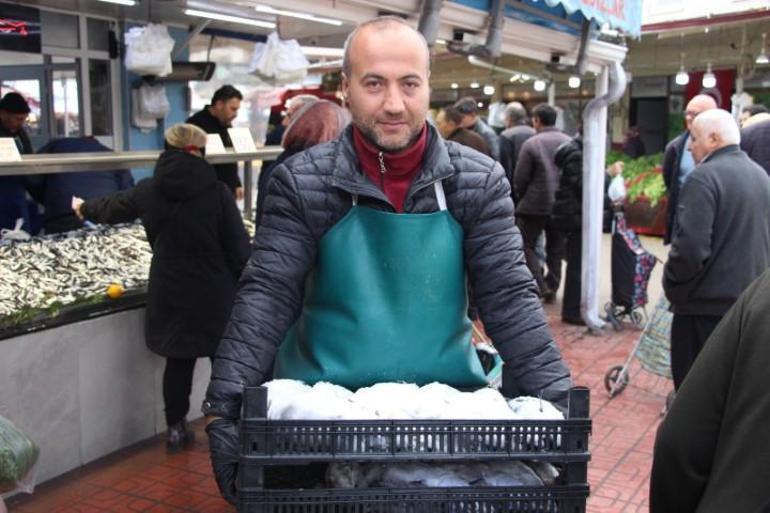 Hamsinin fiyatı düştü, vatandaş büyük rağbet gösterdi