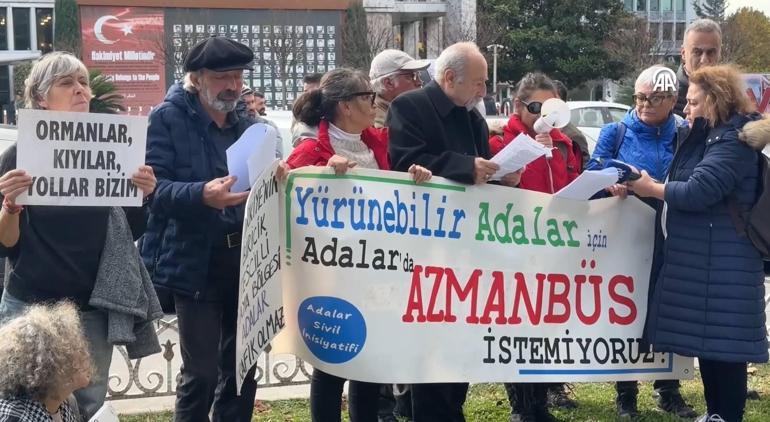 İBB önünde azmanbüs protestosu: Niçin diğer ilçelerde kullanılmıyor, bilmek istiyoruz