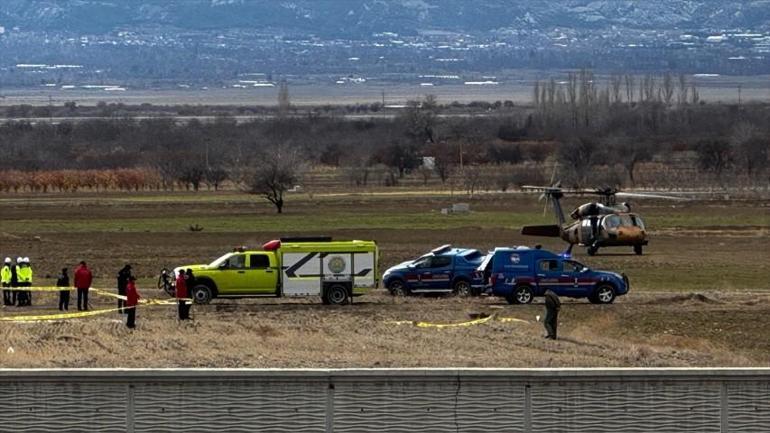 Ispartada askeri helikopter düştü: 6 askerimiz şehit oldu... Kazanın nedeni helikopterlerin pervane teması