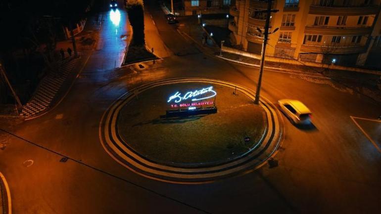 Kent merkezindeki trafik ışıkları kaldırıldı, onun yerine bu sisteme geçildi... Türkiyede ilk denemeydi; kazalar azaldı, Avrupada örnek alındı