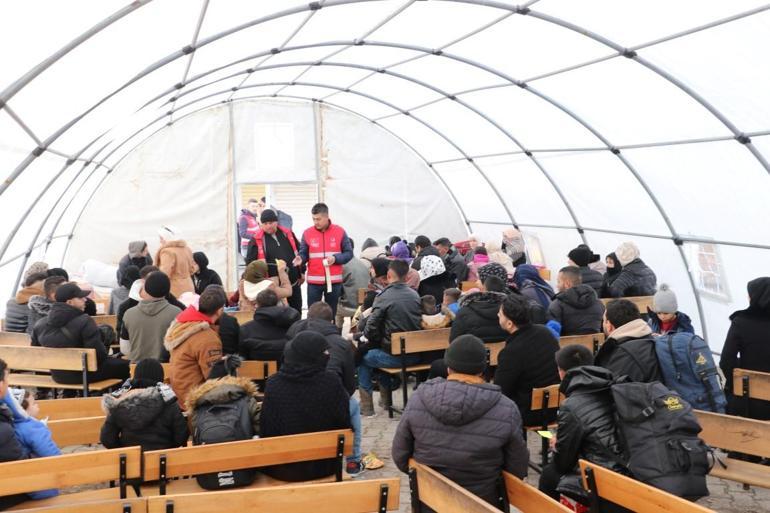 Suriyelilerin Hataydaki sınır kapılarından ülkelerine dönüşü sürüyor