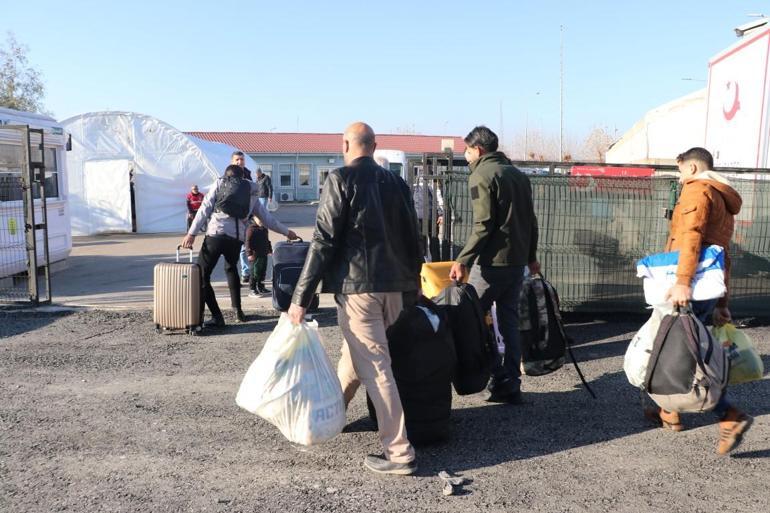 Suriyelilerin ülkelerine dönüşlerini kolaylaştıracak yeni adımlar devrede... Döviz ve ziynet eşyası çıkışlarına yönelik düzenleme