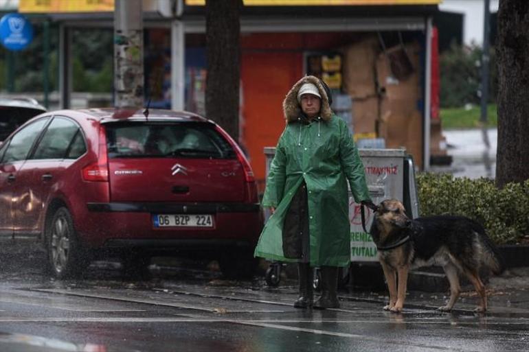 İstanbul için kar uyarısı AKOM saat verdi... Megakentte sıcaklıklarda sert düşüş