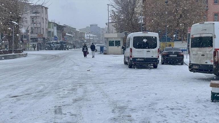 İstanbul için kar uyarısı AKOM saat verdi... Megakentte sıcaklıklarda sert düşüş