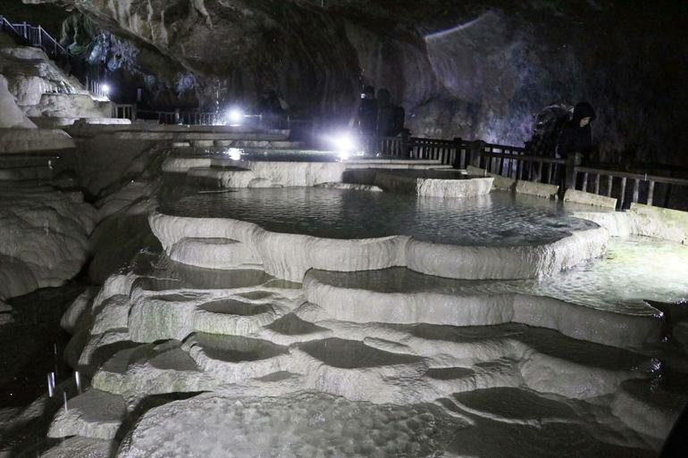 Yer altındaki gizli Pamukkale... Kaklık Mağarasına ziyaretçi akını