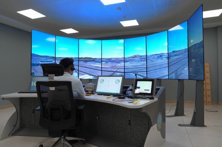 Bakan Uraloğlu: Milli eğitim simülatörü 3lü pist operasyonları için kullanılacak