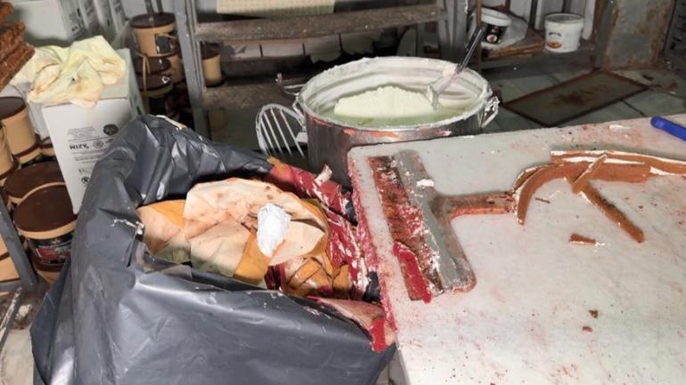 Zabıta mühürlüyor, onlar söküp üretime devam ediyor... 4 ay sonra yeniden baskın düzenlendi