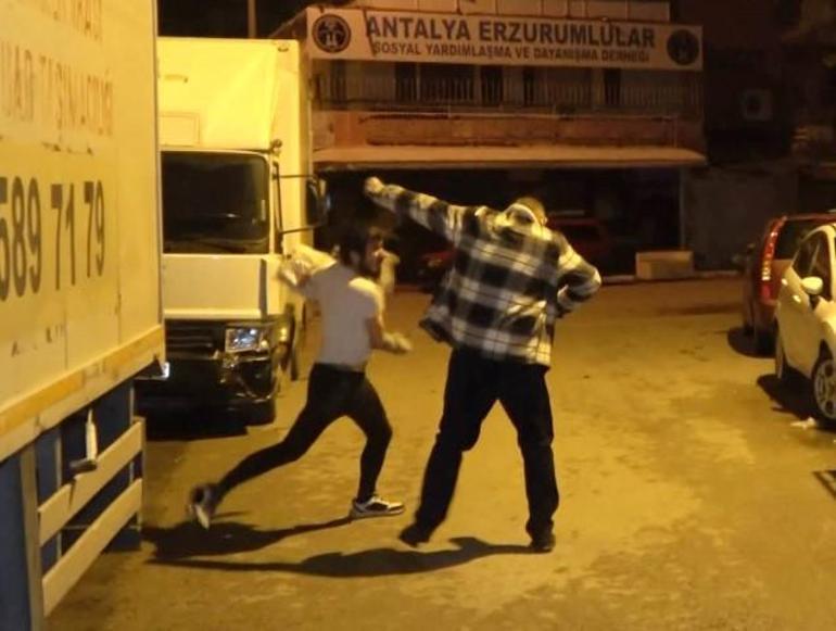 Antalyada bir mahalle diken üstünde Son hedefi kadın kuaförü oldu... Artık çok korkuyorum