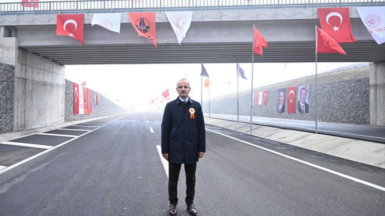 Seyahat süresini 8 dakikaya indiren Elazığ-Harput yolu açıldı