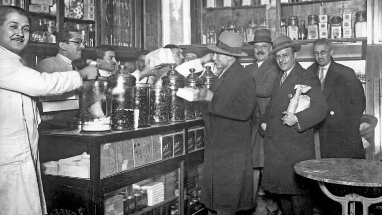 Cadde’nin galericisi Hafız Mustafa’yı dünyaya açtı... 160 yıllık baklavacı en iyi 100 tatlıcı listesinin zirvesinde