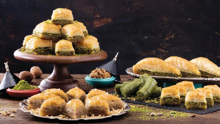 Cadde’nin galericisi Hafız Mustafa’yı dünyaya açtı... 160 yıllık baklavacı en iyi 100 tatlıcı listesinin zirvesinde