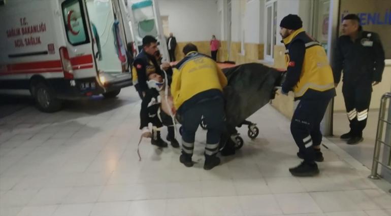 Acil serviste talihsiz kaza: Sağlık ekipleri yaralıyı sedyeden düşürdü