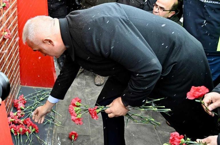 Kültür ve Turizm Bakanı Ersoydan Deprem Şehitliğine ziyaret
