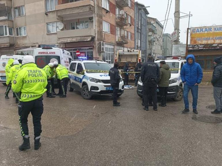 Korkunç olay: Çöp kamyonunun altında kalan vatandaş hayatını kaybetti