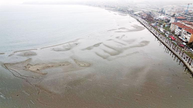Deprem habercisi mi... Marmara ve Ege’de deniz çekildi