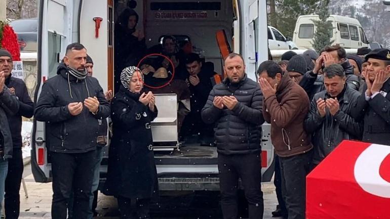 Dün İzmir bugün Antalya... İki polis memuru aynı felakete kurban gitti Cenaze töreninde göz yaşartan anlar