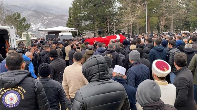 Dün İzmir bugün Antalya... İki polis memuru aynı felakete kurban gitti Cenaze töreninde göz yaşartan anlar
