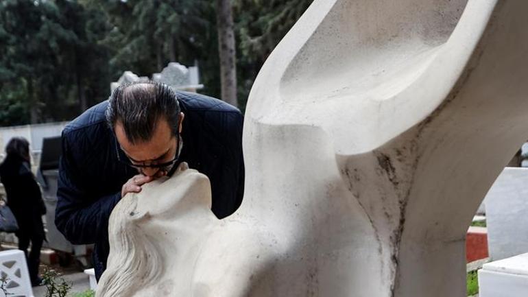 Özgecan Aslan ölümünün 10.yılında mezarı başında anıldı: 10 yıl geçti fakat acımız dinmedi, dinmeyecek