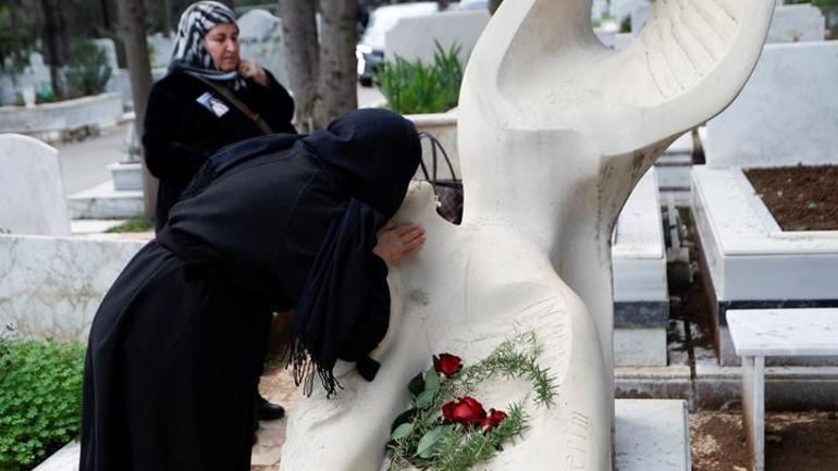 Özgecan Aslan ölümünün 10.yılında mezarı başında anıldı: 10 yıl geçti fakat acımız dinmedi, dinmeyecek