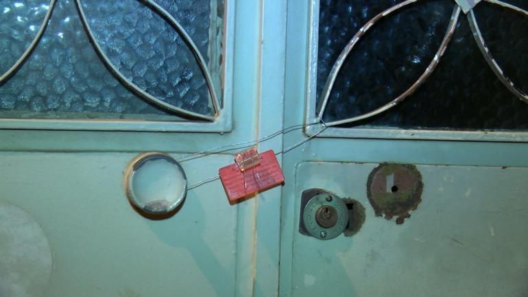 �sk�dar'da toprak kaymas� nedeniyle 2 bina bo�alt�ld�: B�y�k bir g�r�lt�yle uyand�k