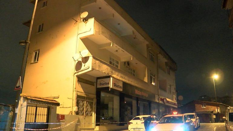 �sk�dar'da toprak kaymas� nedeniyle 2 bina bo�alt�ld�: B�y�k bir g�r�lt�yle uyand�k