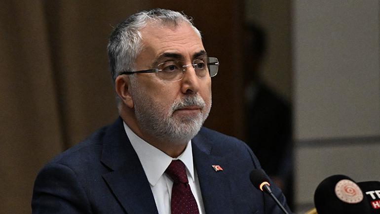 Bakanlardan TÜSİADa tepki: İş insanları dernekleri siyasetçilere parmak sallamasın