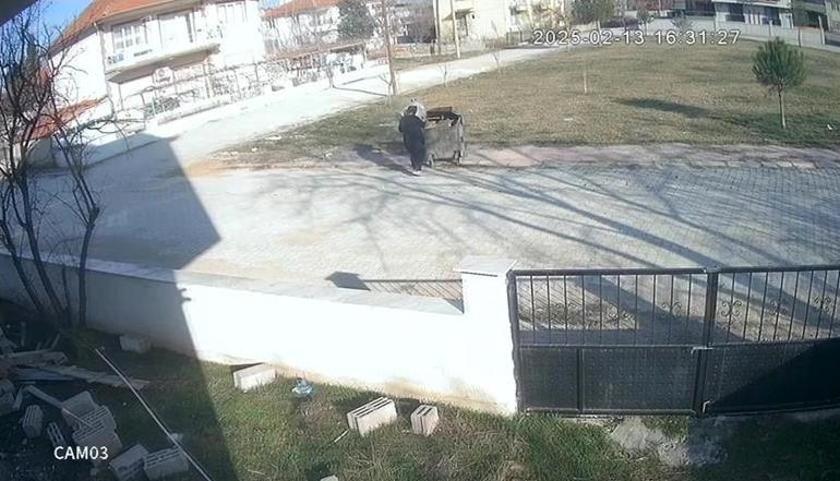 Büyük vicdansızlık Ayağını bağladığı köpeği çöpe attı