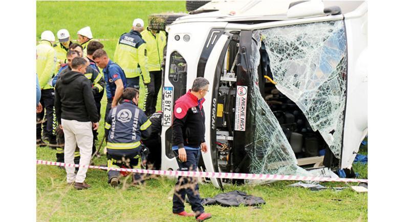 Turnuva yolunda öğrenciler kaza yaptı: 2 ölü 26 yaralı