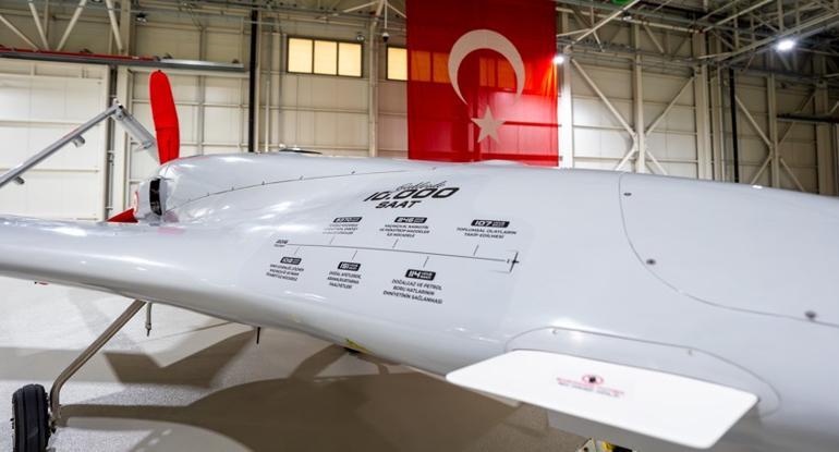 Jandarmanın semalardaki gözü bayrağı devretti... Yeni Bayraktar TB2 hediye edildi