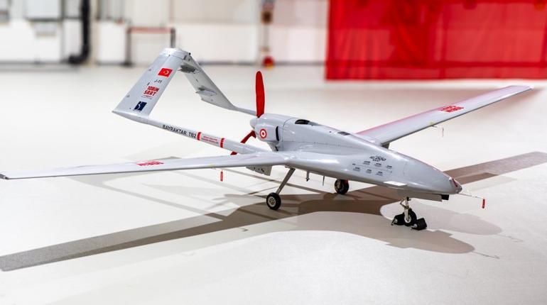 Jandarmanın semalardaki gözü bayrağı devretti... Yeni Bayraktar TB2 hediye edildi