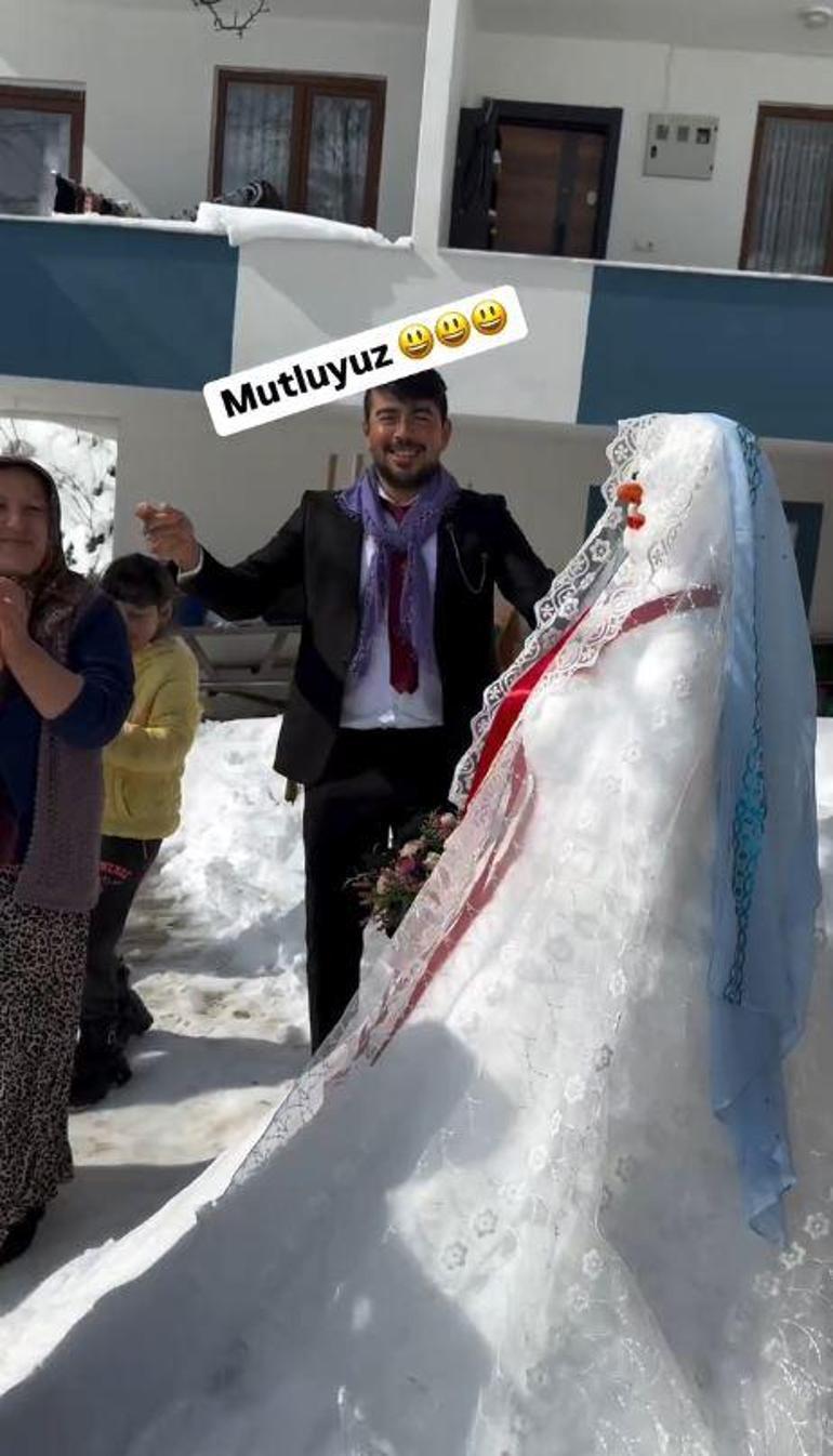 Ha organizzato un matrimonio per una sposa di neve, i commenti al suo post hanno fatto ridere tutti