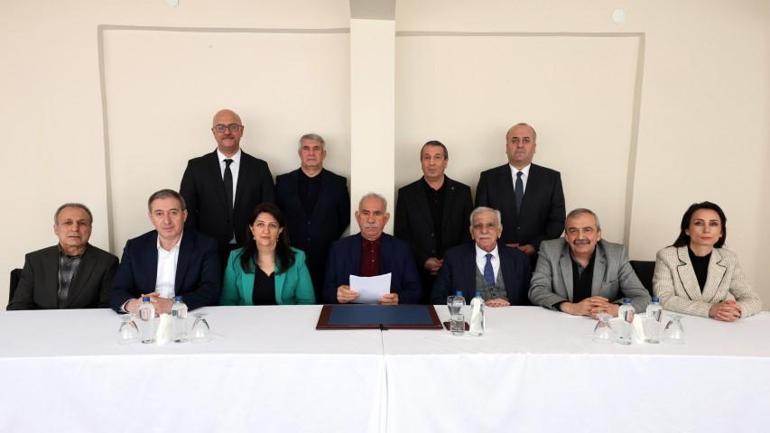 İmralıdaki çarpıcı detay ortaya çıktı: Öcalan çağrıyı okurken iddialara karşı böyle önlem alınmış