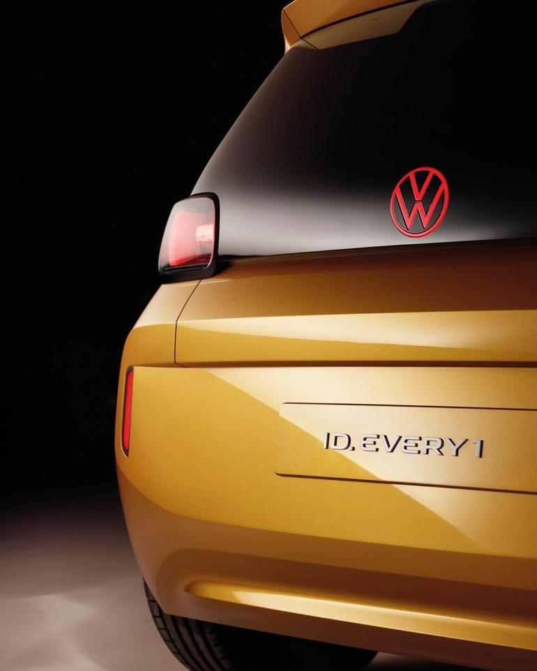 Alman VW’nin yönetim kurulu üyesi Martin Sander’den emisyon geçişi yorumu... ‘2025 en zor yıl olacak’